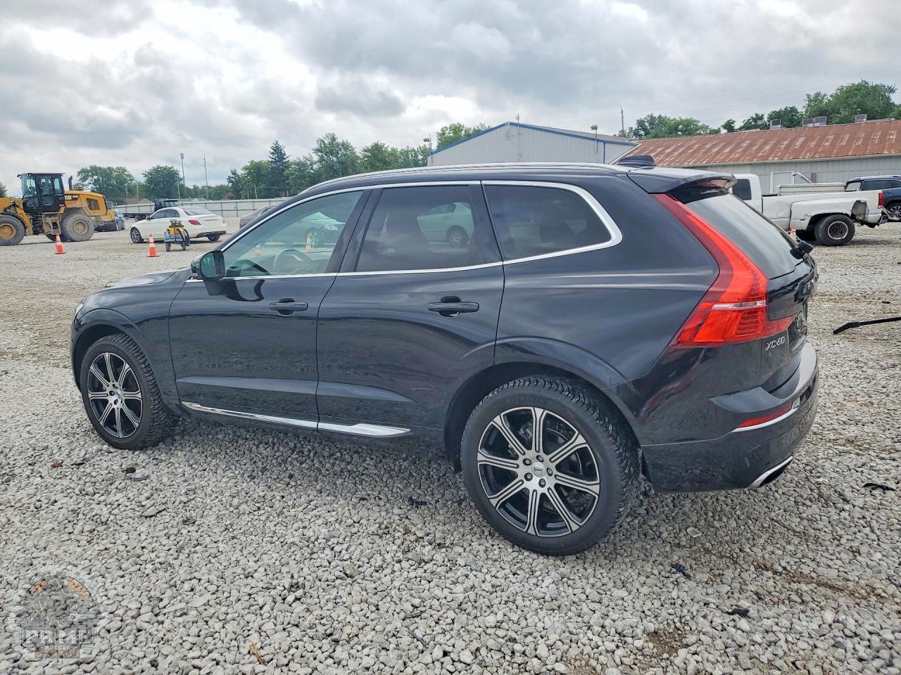 2021 VOLVO XC60 — фото 2