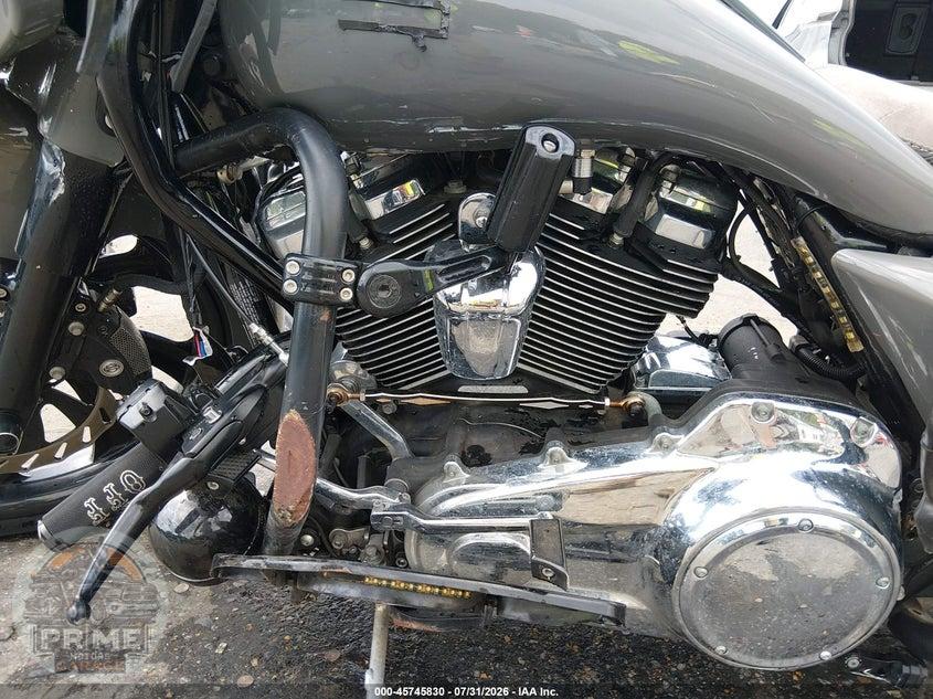 2018 HARLEY-DAVIDSON FLHTP (POLICE ELECTRA GLIDE) POLICE ELECTRA GLIDE — фото 9