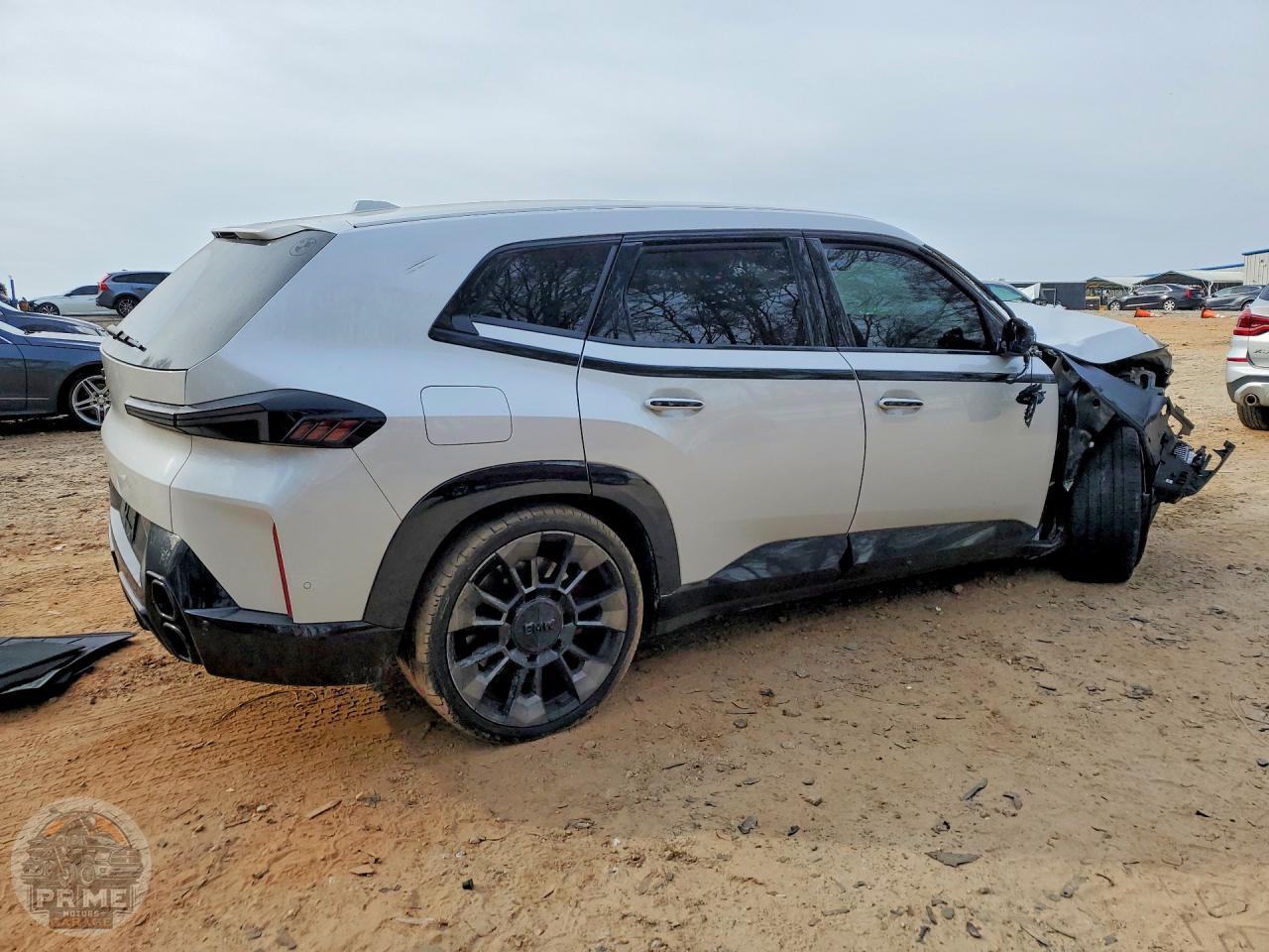 2025 BMW XM — фото 3