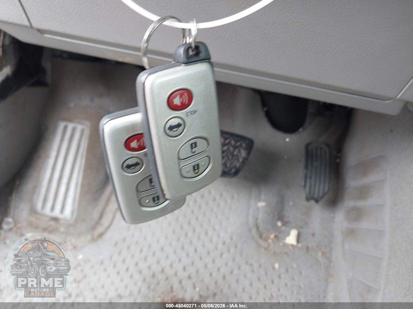 2009 TOYOTA CAMRY HYBRID — фото 11