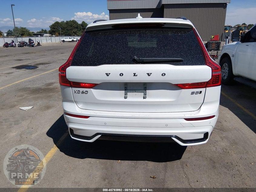 2024 VOLVO XC60 B5 PLUS DARK THEME — фото 16