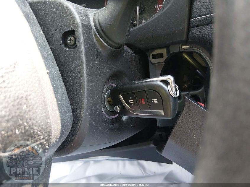 2025 TOYOTA RAV4 LE — фото 11