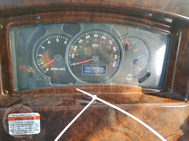 2005 WORKHORSE MOTORHOME — фото 16