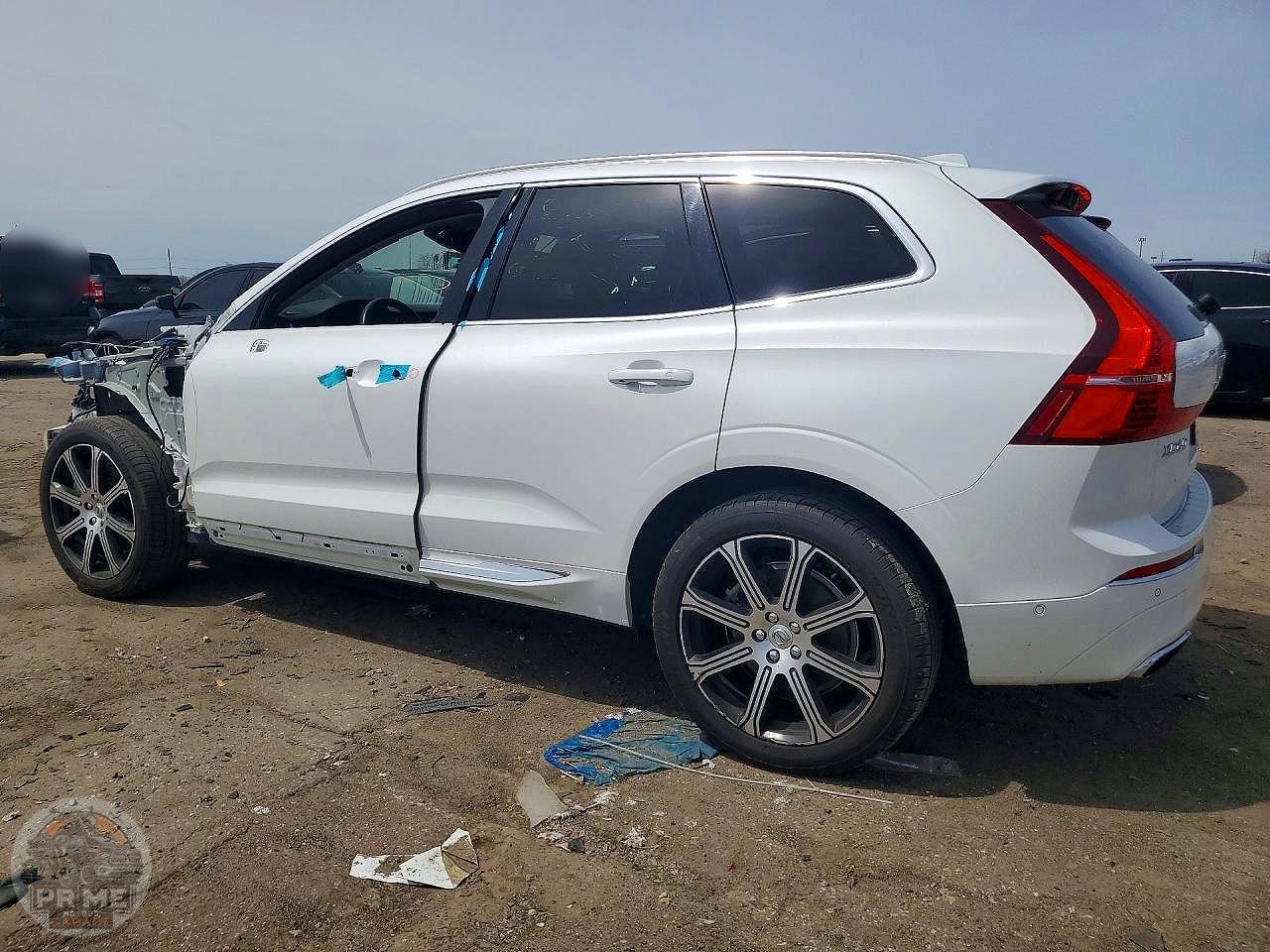 2021 VOLVO XC60 — фото 2