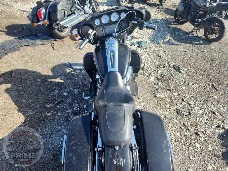2017 HARLEY-DAVIDSON FLHX (STREET GLIDE) — фото 6