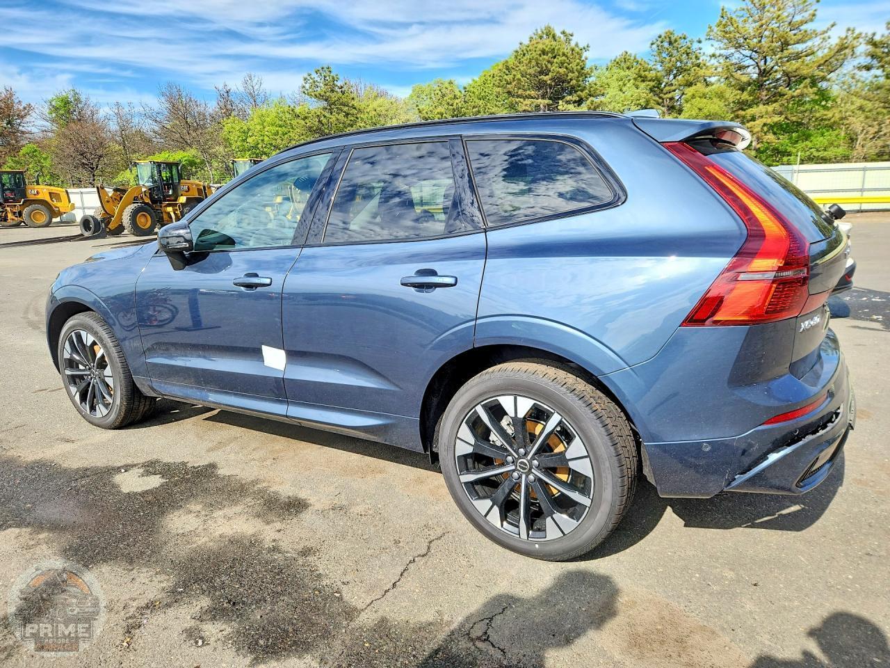 2026 VOLVO XC60 — фото 2