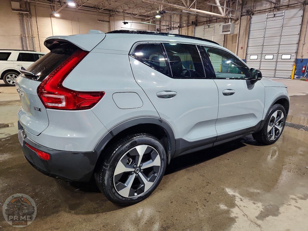 2026 VOLVO XC40 — фото 3