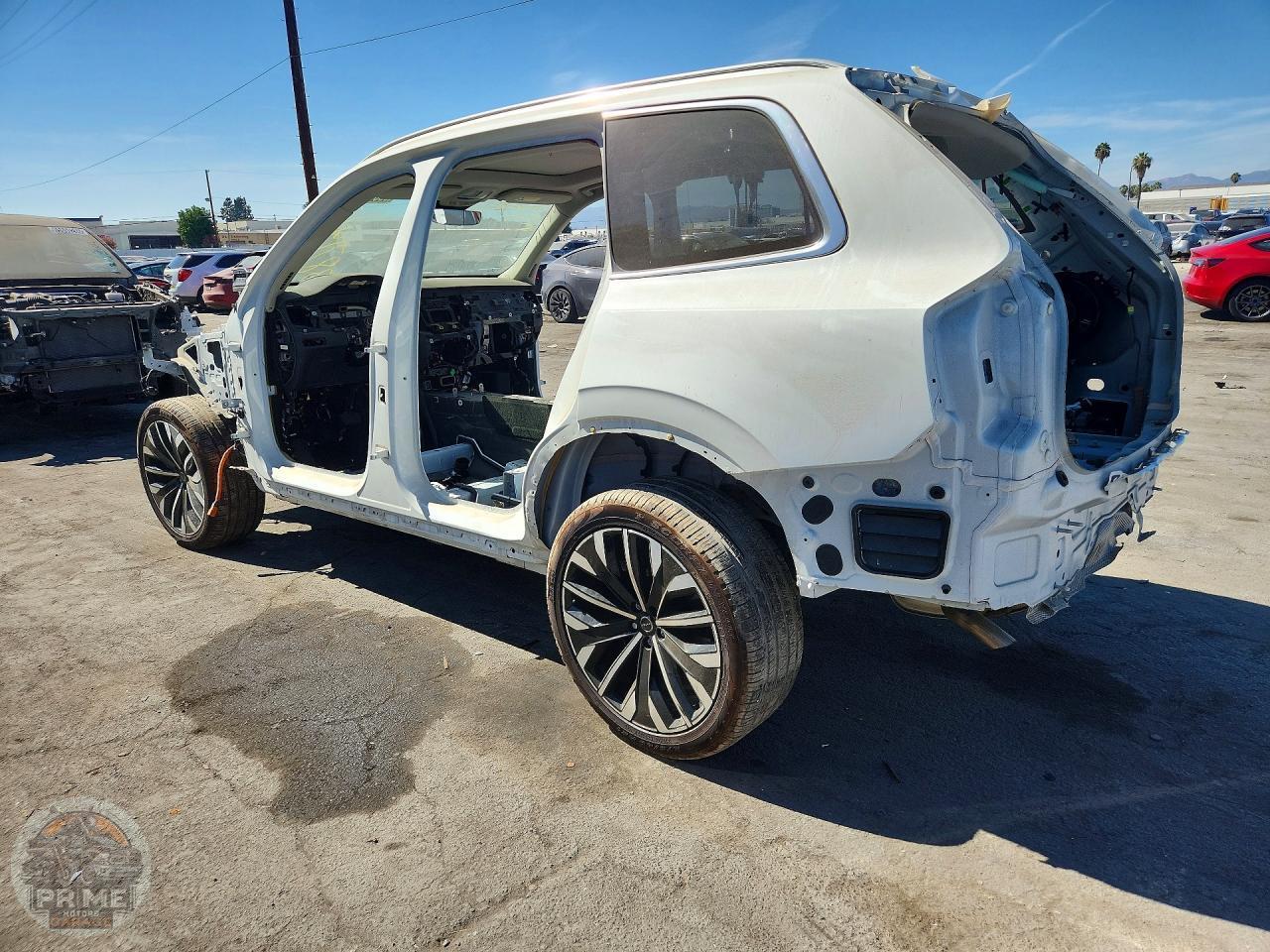 2025 VOLVO XC90 — фото 2