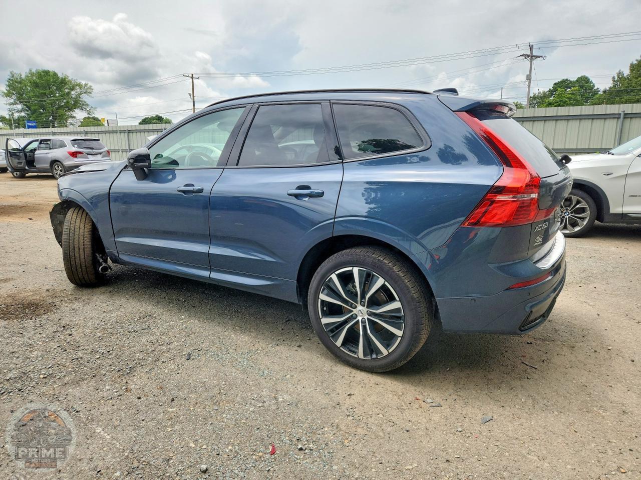 2025 VOLVO XC60 — фото 2