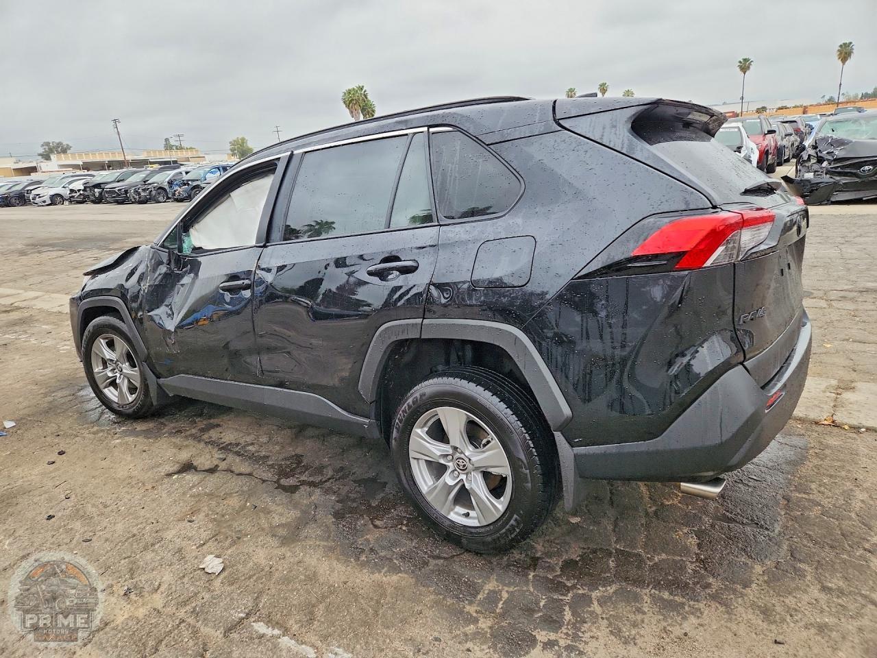 2025 TOYOTA RAV4 — фото 2