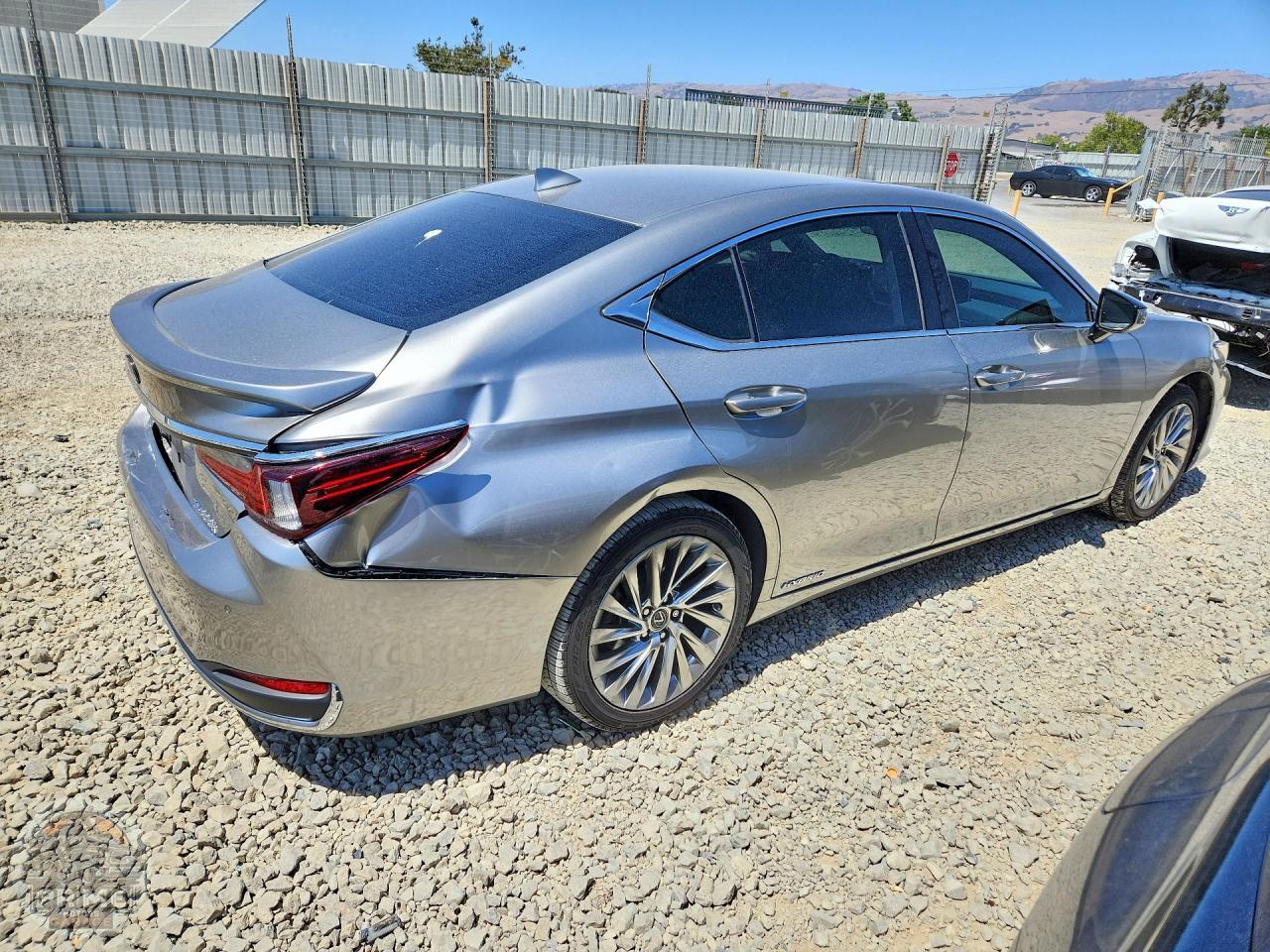 2020 LEXUS ES — фото 3