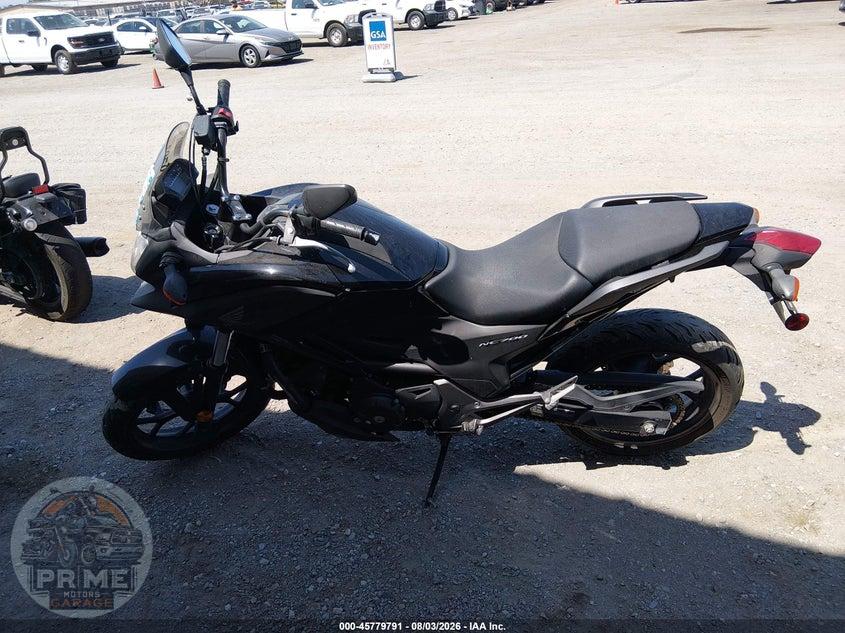 2015 HONDA NC700X — фото 13