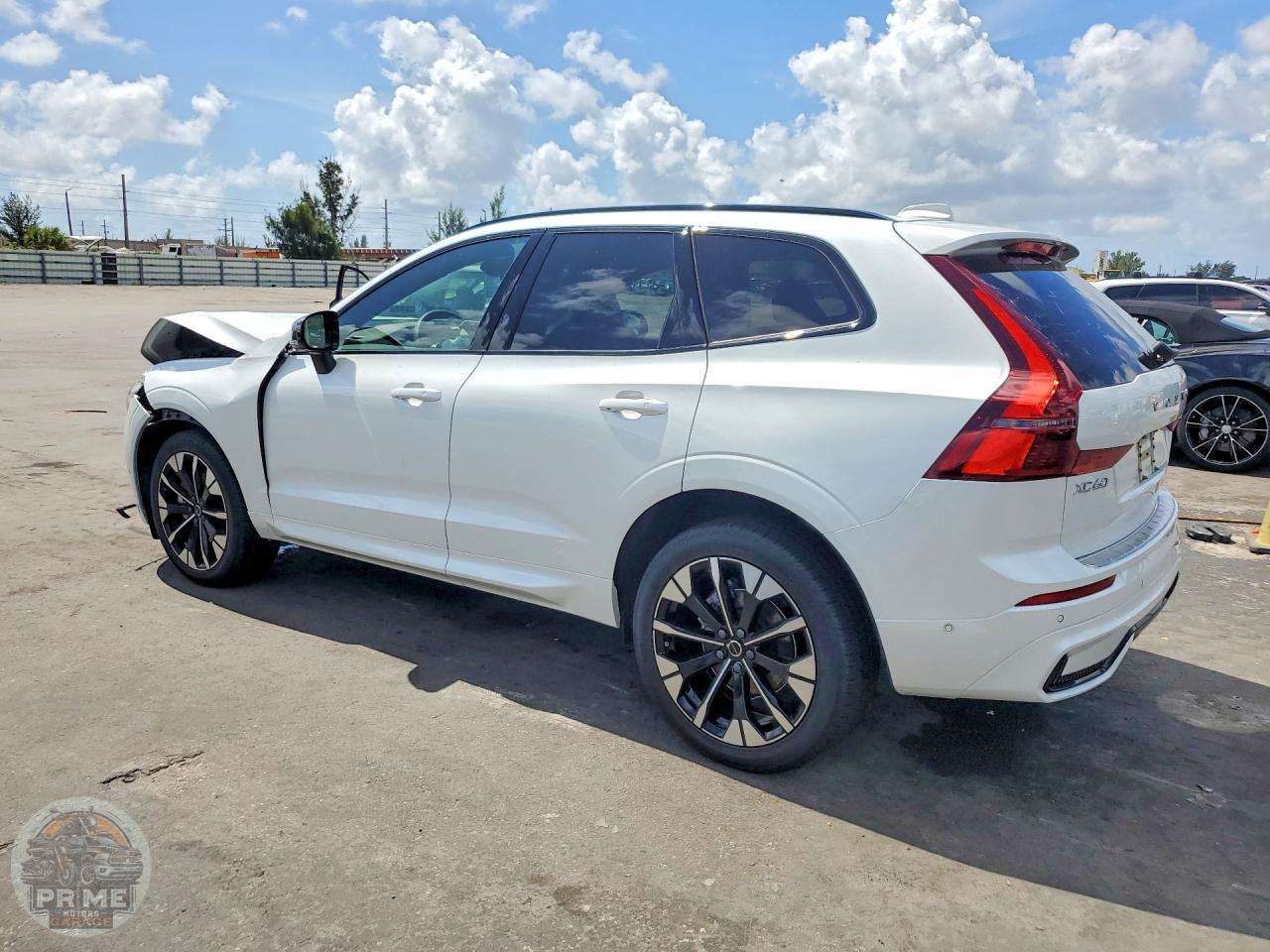 2026 VOLVO XC60 — фото 2