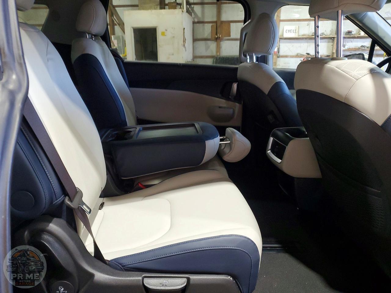 2025 KIA CARNIVAL — фото 11