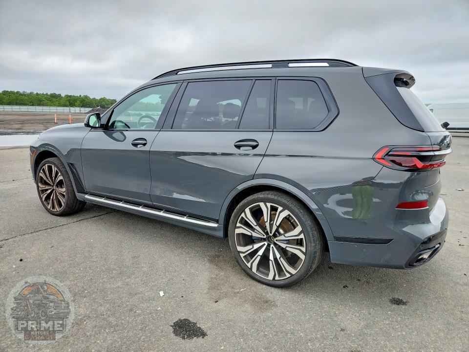 2024 BMW X7 — фото 2