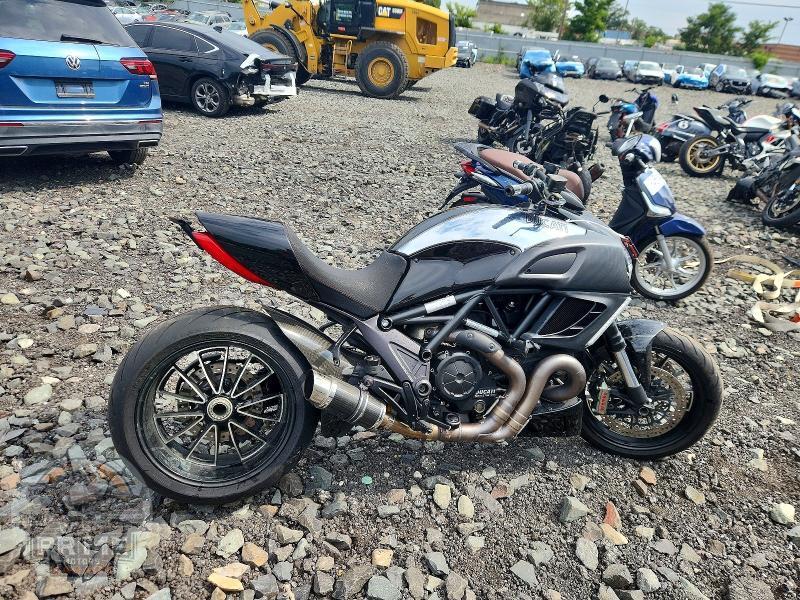 2013 DUCATI DIAVEL — фото 1