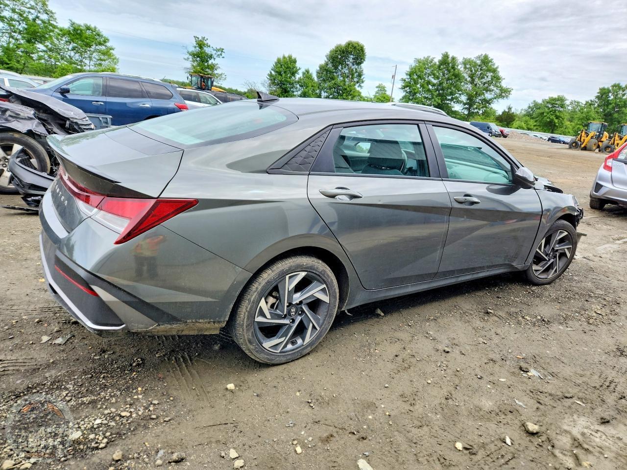 2025 HYUNDAI ELANTRA — фото 3