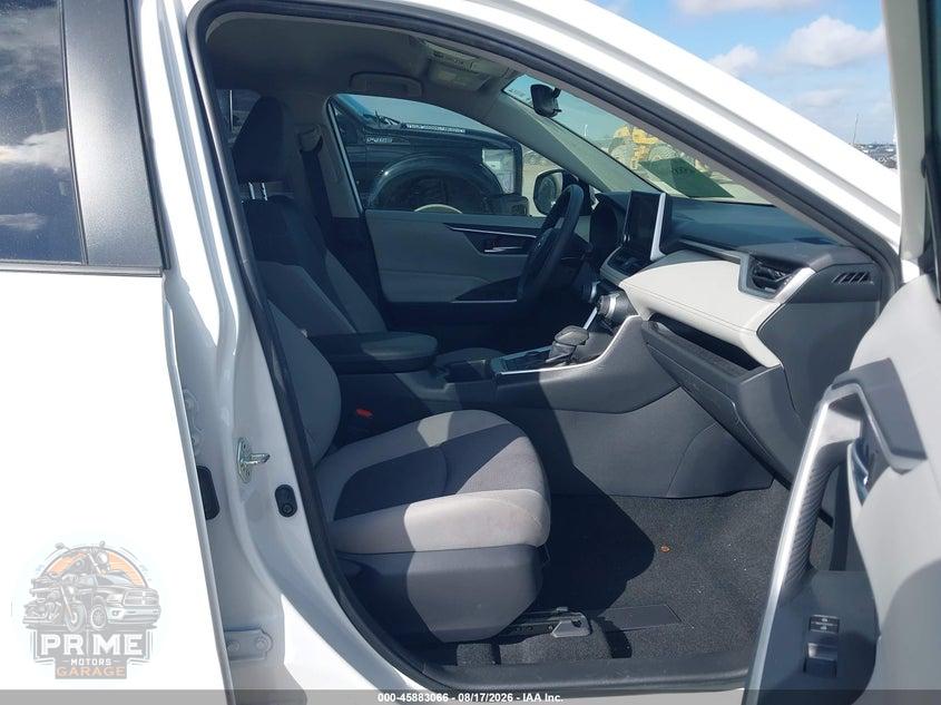 2025 TOYOTA RAV4 HYBRID XLE — фото 5