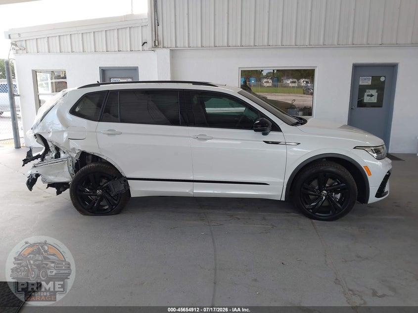 2024 VOLKSWAGEN TIGUAN 2.0T SE R-LINE BLACK — фото 14