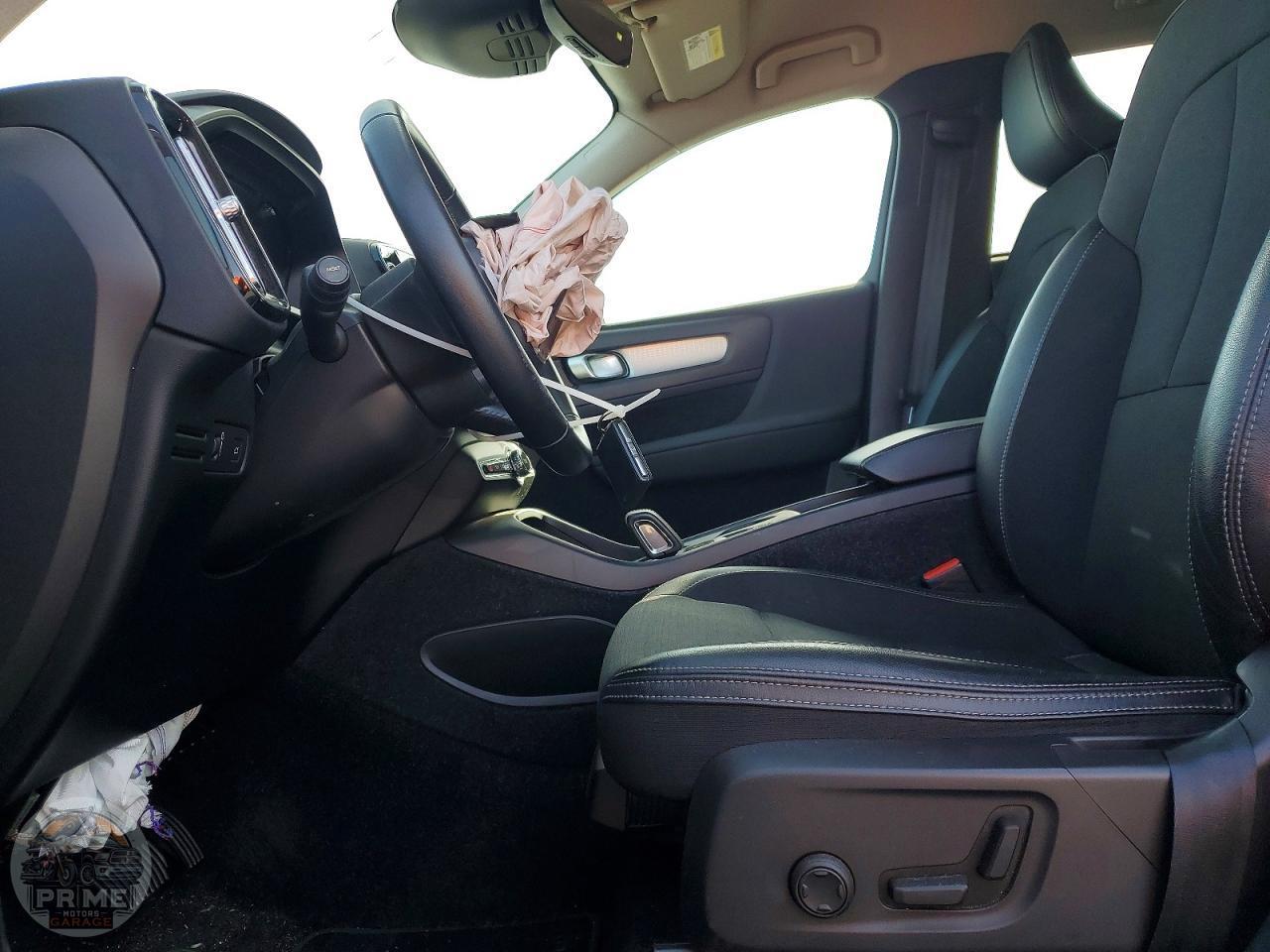 2020 VOLVO XC40 — фото 7