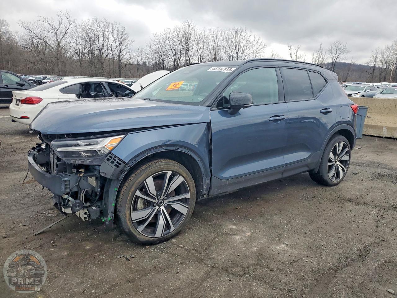 2022 VOLVO XC40 — фото 1