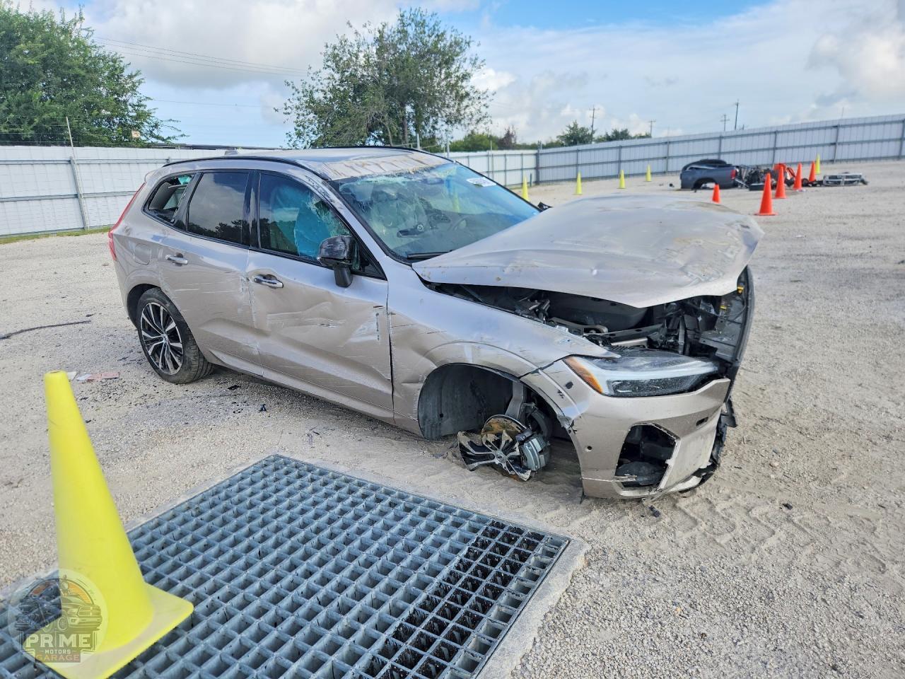 2025 VOLVO XC60 — фото 7