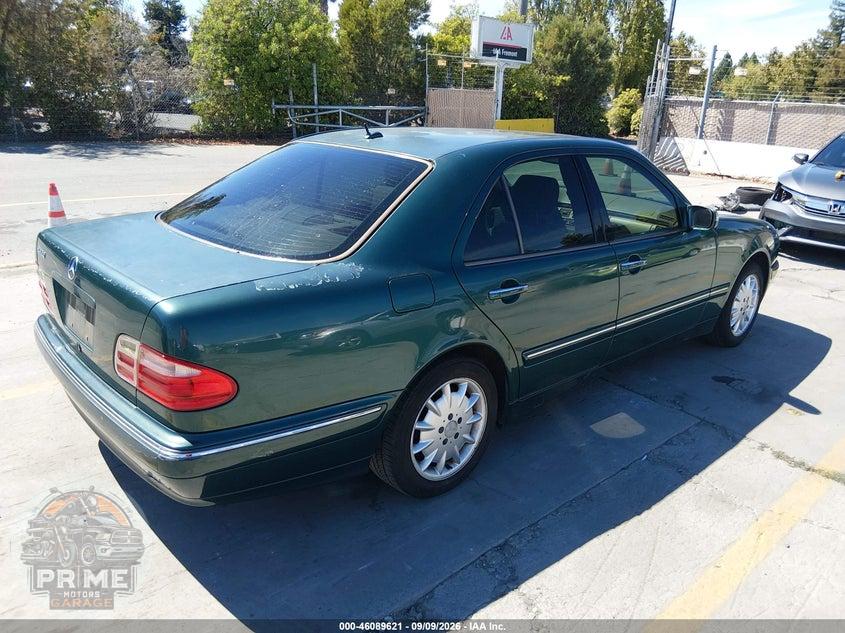 2001 MERCEDES-BENZ E 320 — фото 4