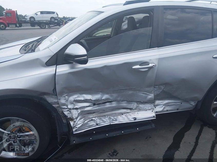 2015 TOYOTA RAV4 XLE — фото 6