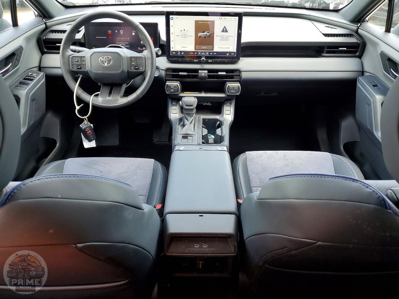 2026 TOYOTA RAV4 — фото 8