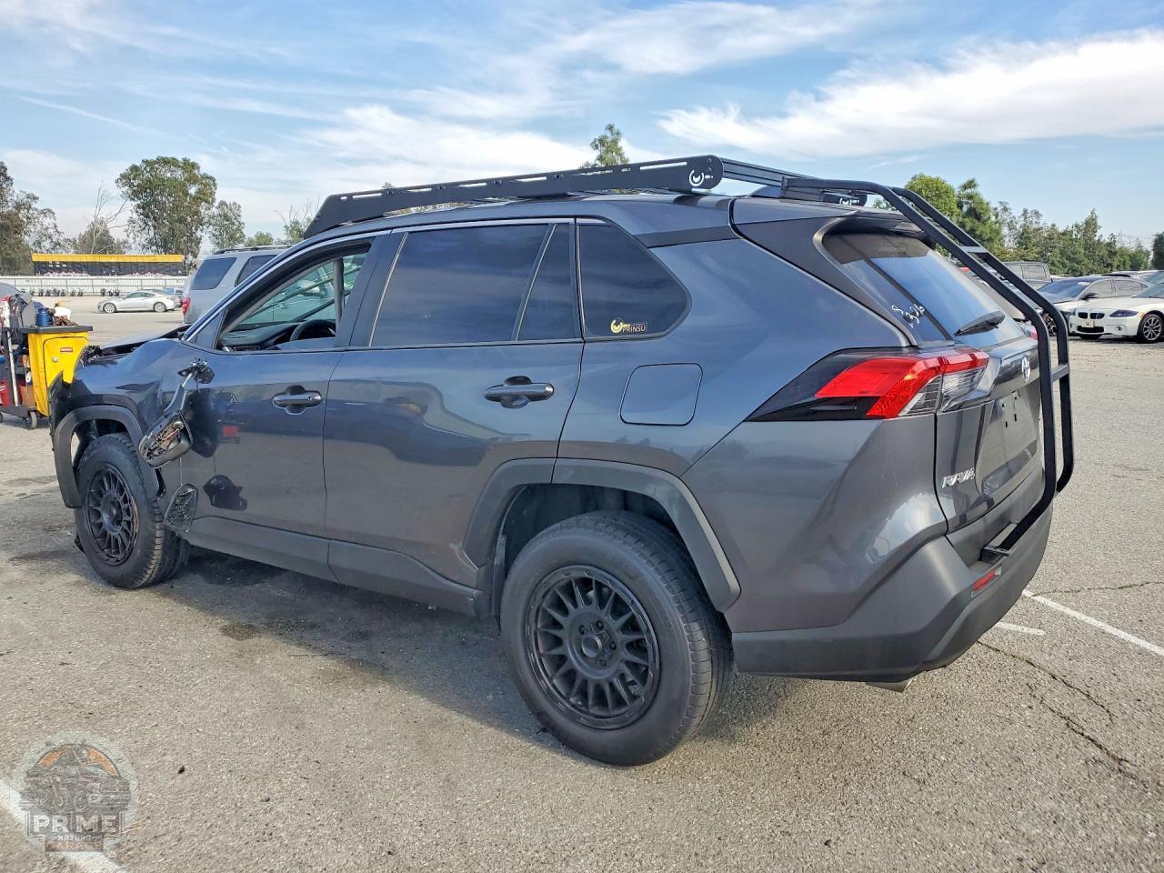 2020 TOYOTA RAV4 — фото 2