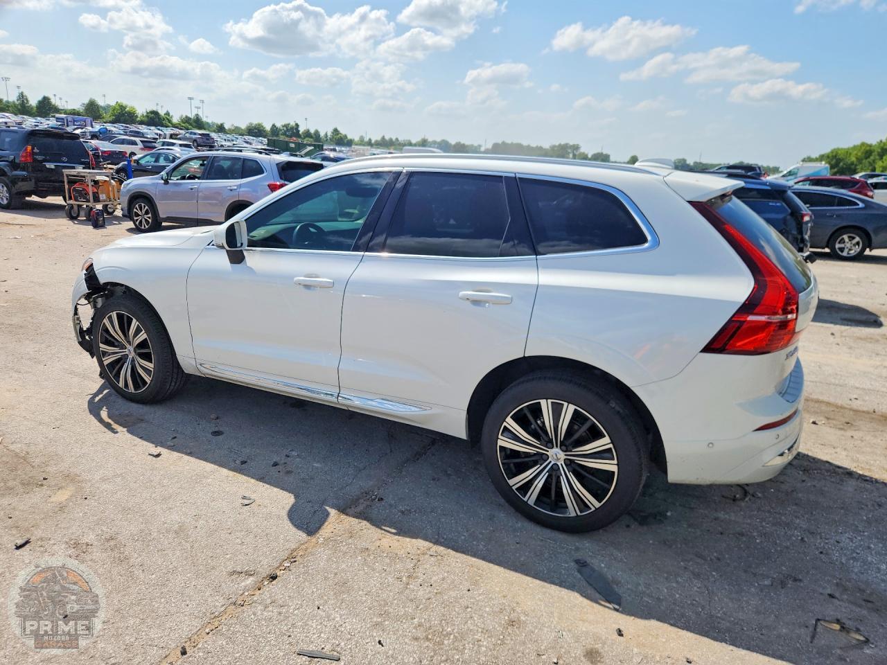 2022 VOLVO XC60 — фото 2