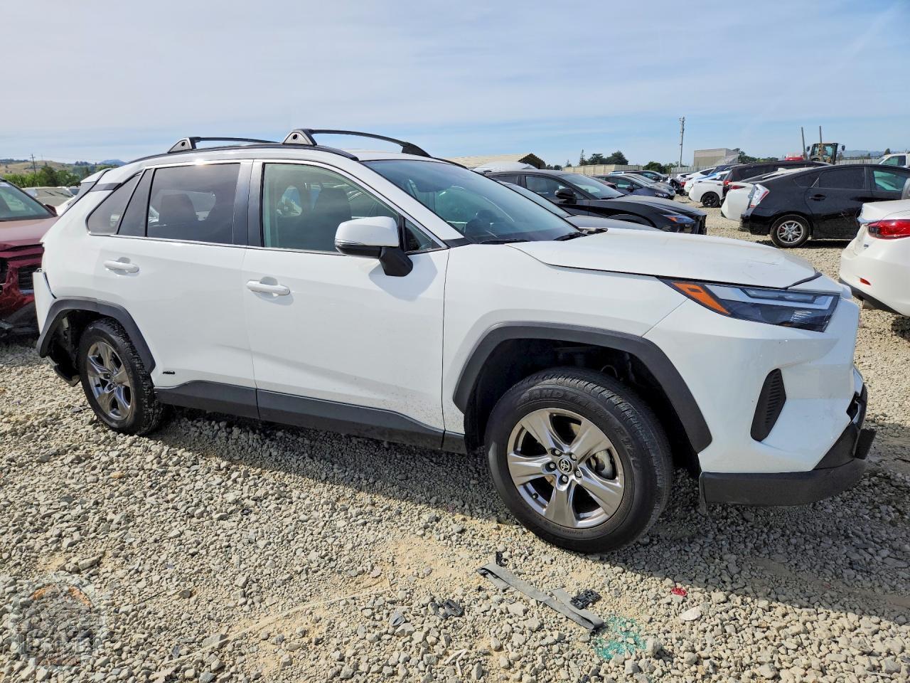 2025 TOYOTA RAV4 — фото 4