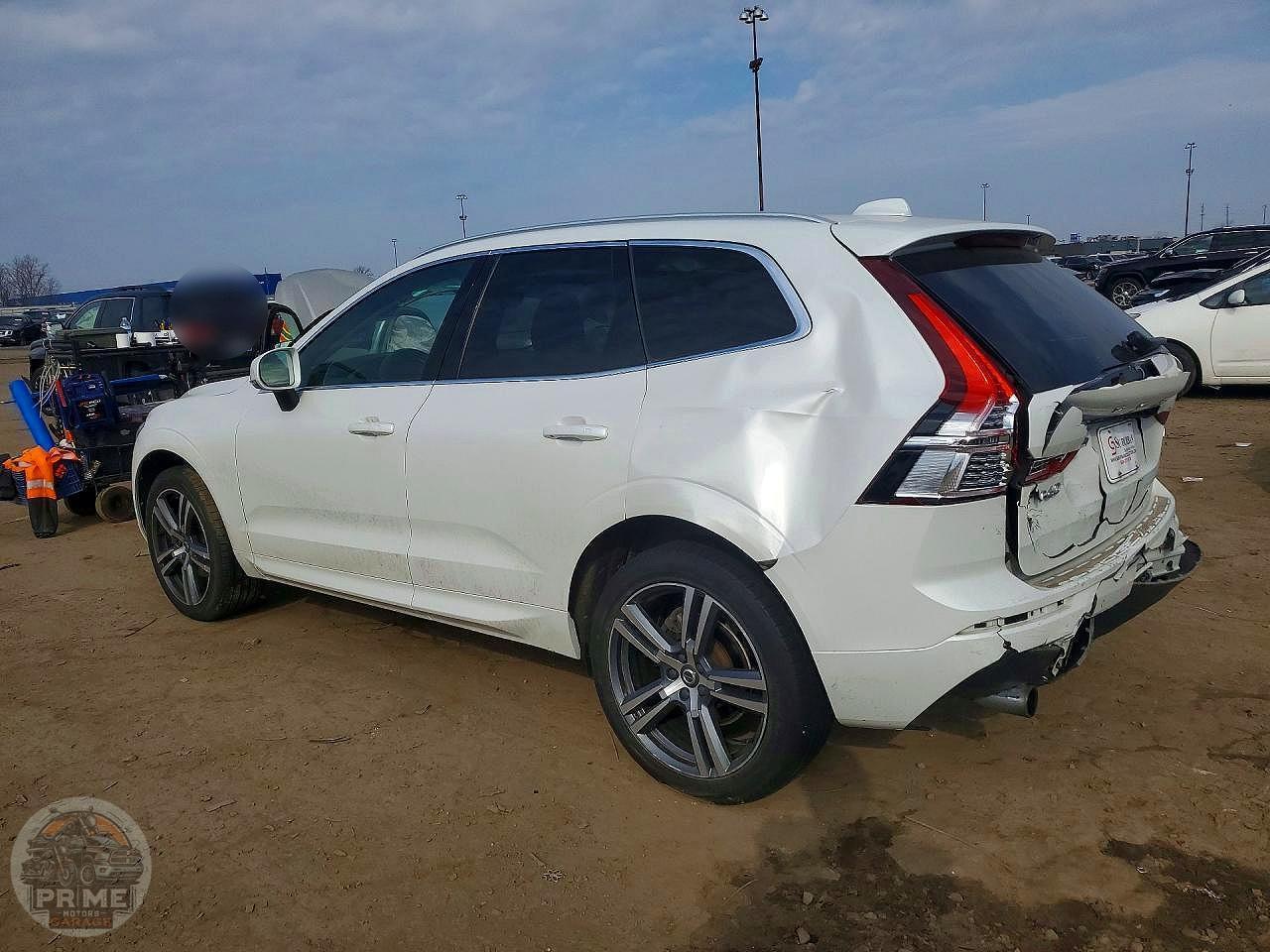 2021 VOLVO XC60 — фото 1