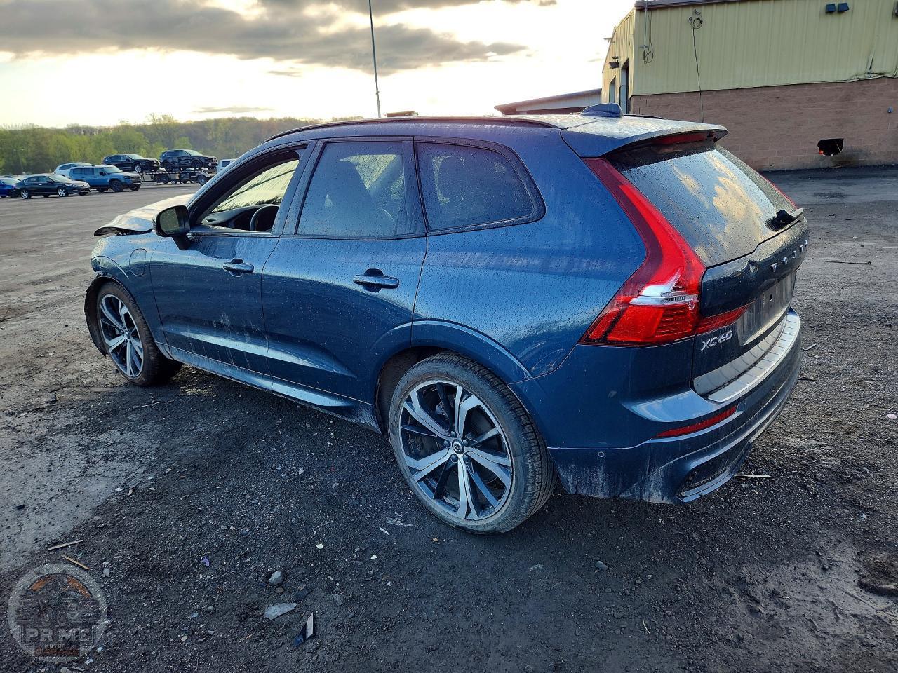 2023 VOLVO XC60 — фото 2