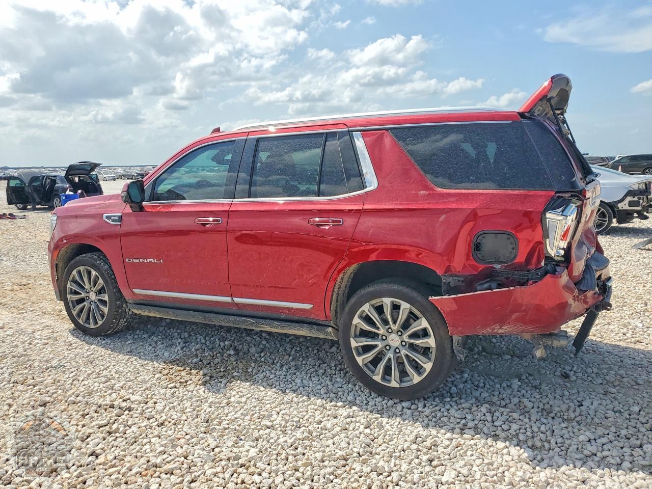 2021 GMC YUKON — фото 2
