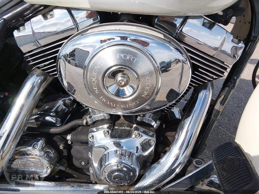 2006 HARLEY-DAVIDSON FLHRI (ROAD KING ) — фото 8