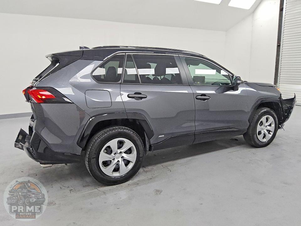 2025 TOYOTA RAV4 — фото 3