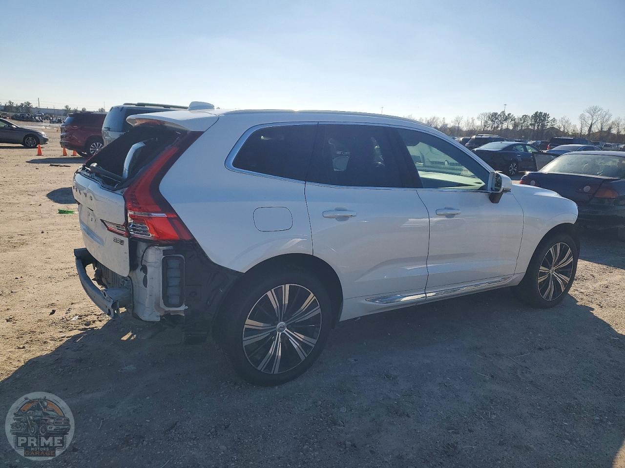 2022 VOLVO XC60 — фото 3
