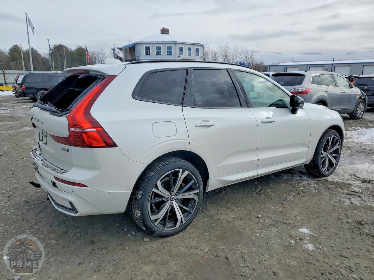 2022 VOLVO XC60 — фото 3