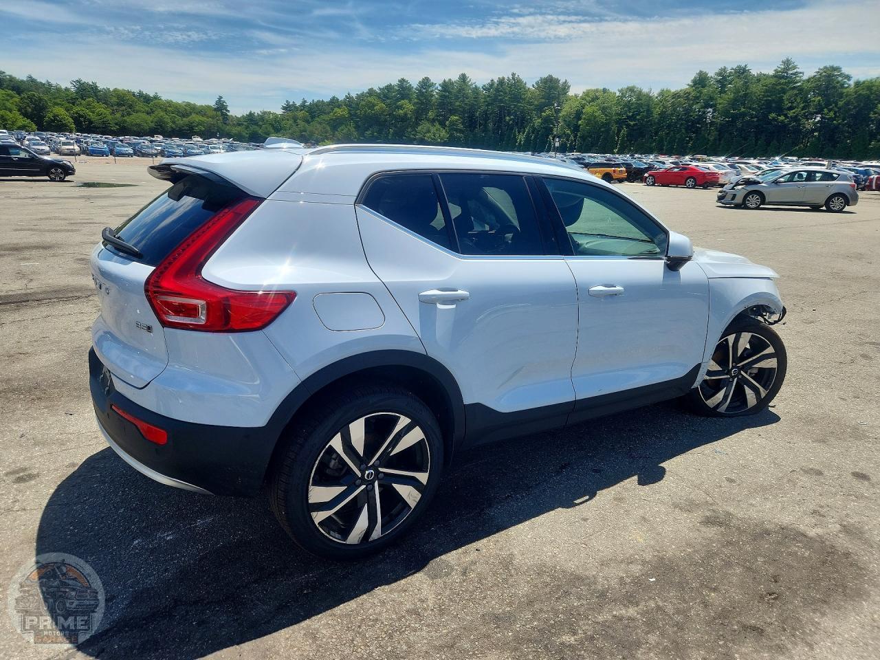 2024 VOLVO XC40 — фото 3