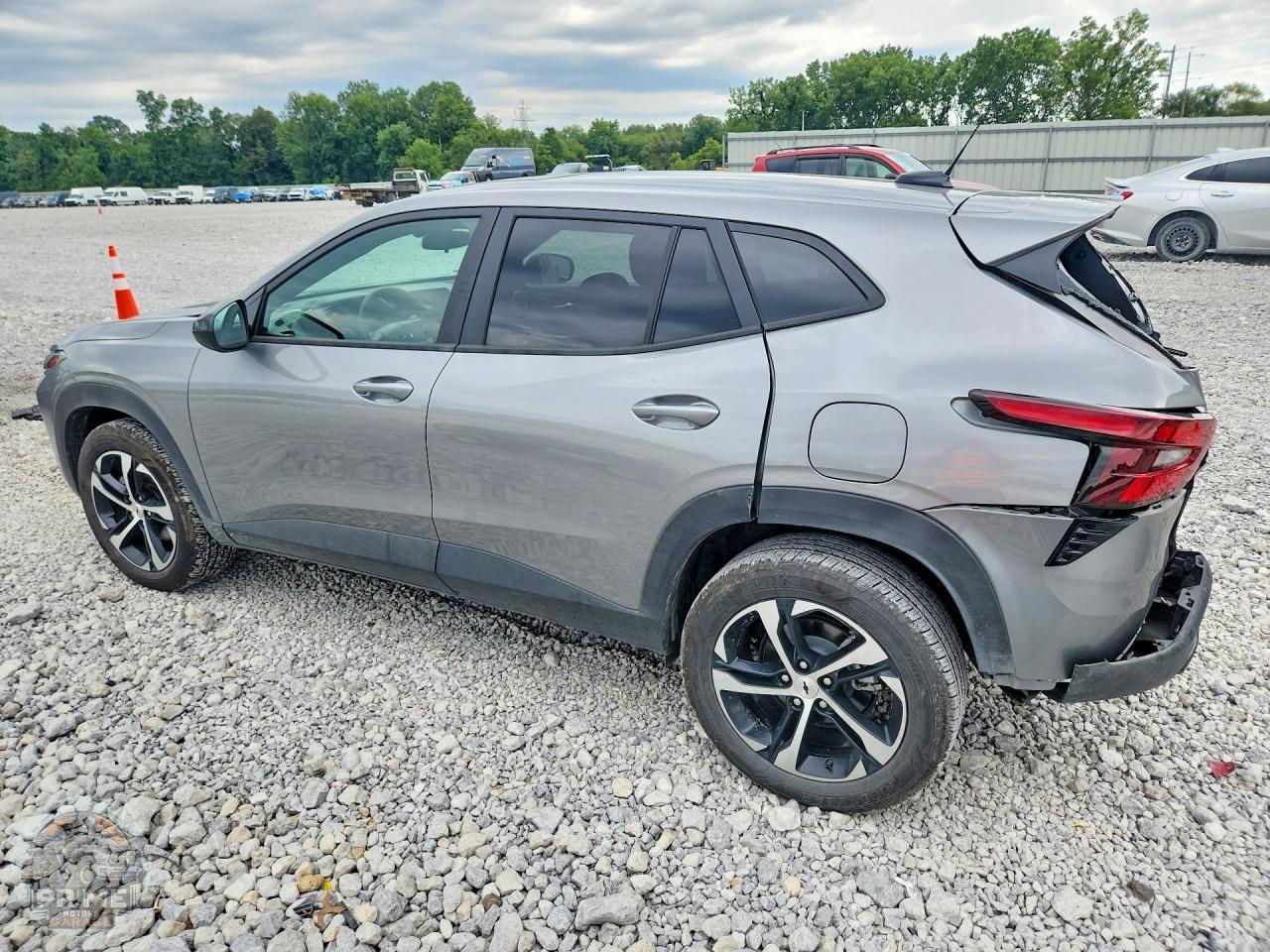 2025 CHEVROLET TRAX — фото 2
