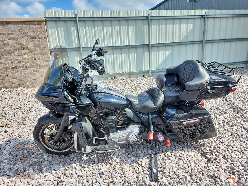 2017 HARLEY-DAVIDSON FLTRU (ROAD GLIDE ULTRA) — фото 3