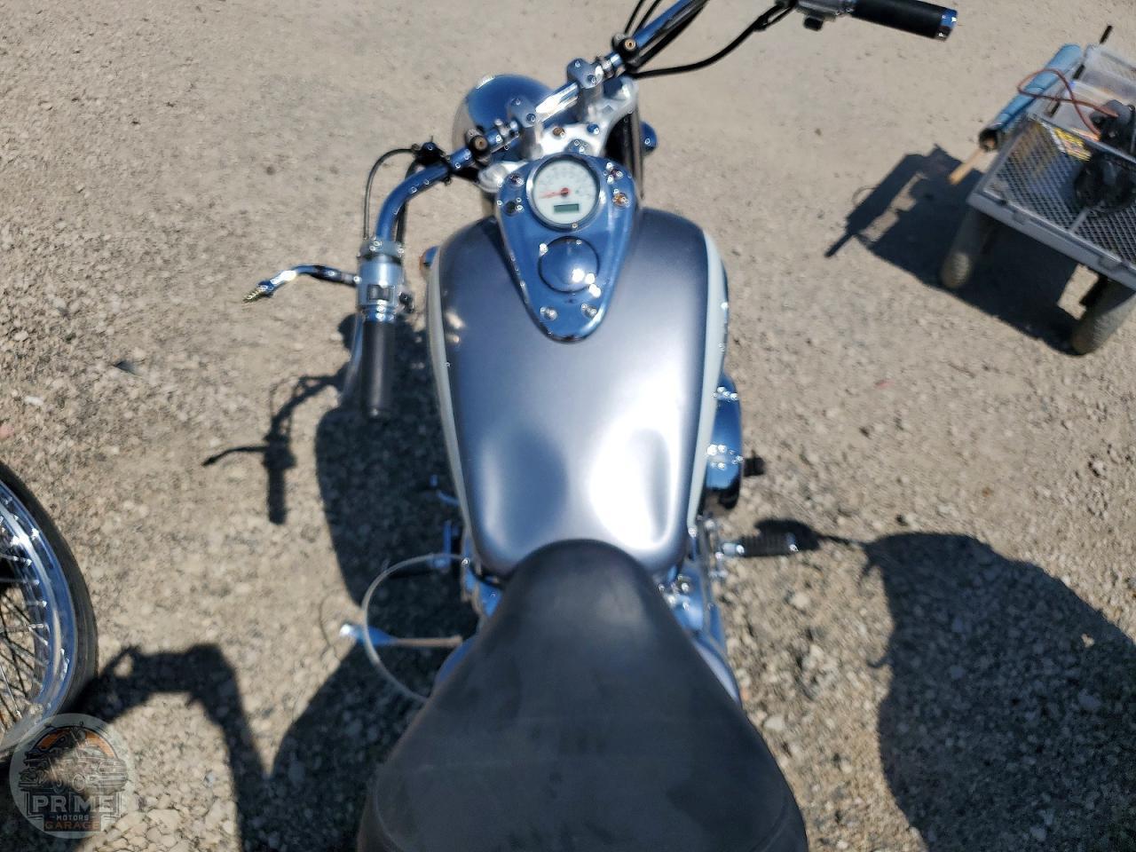 2001 HONDA VT750 — фото 6