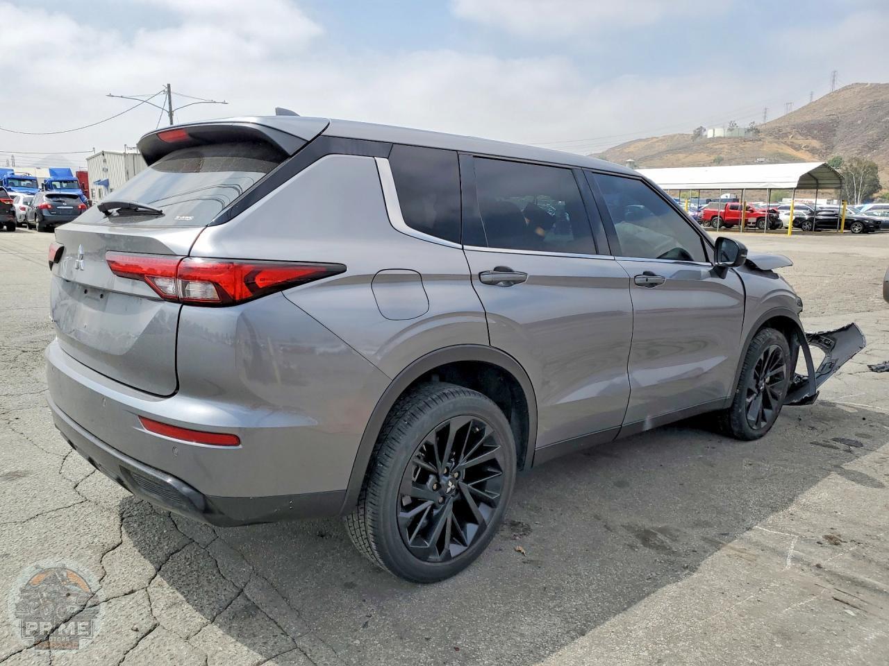 2022 MITSUBISHI OUTLANDER — фото 3