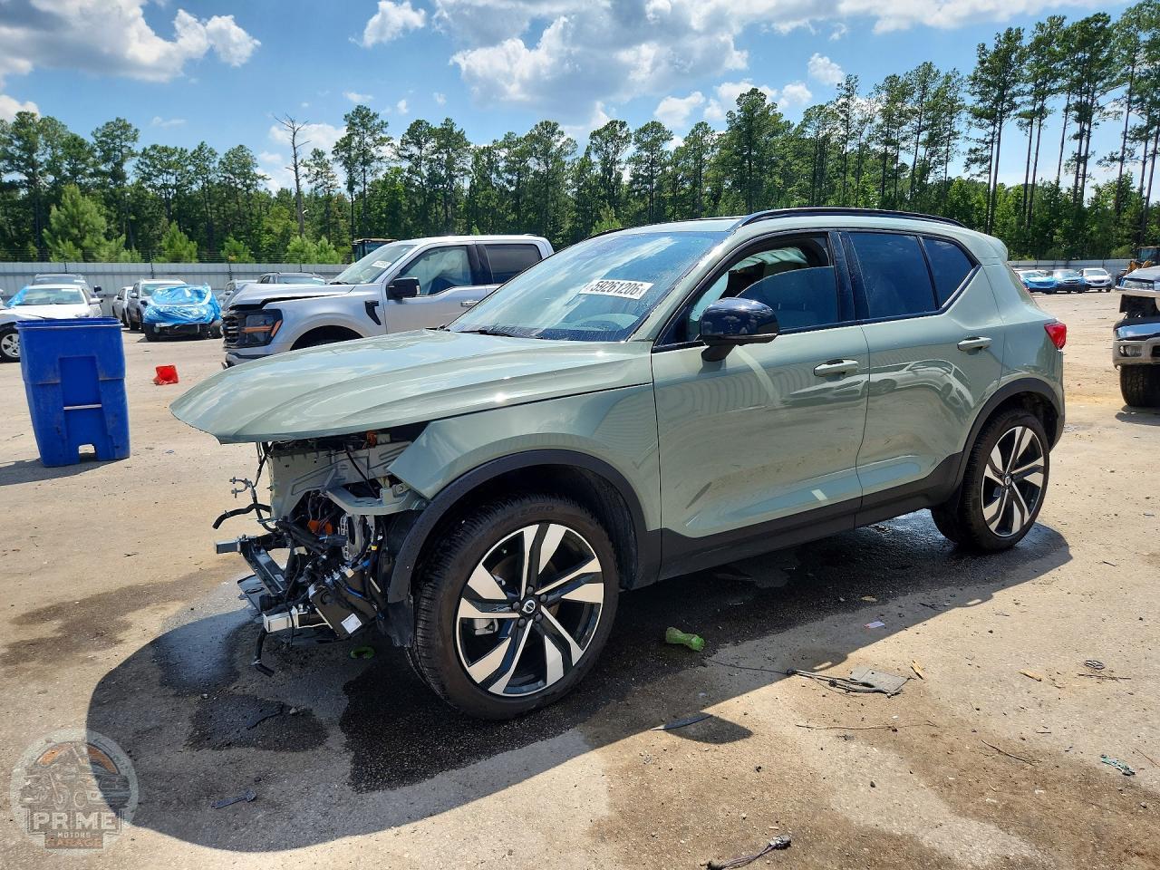 2025 VOLVO XC40 — фото 1