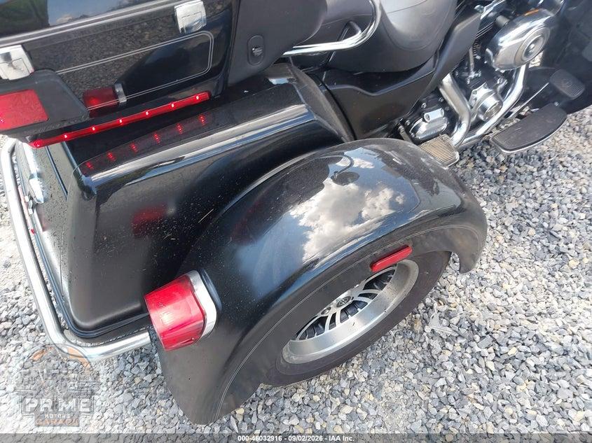 2012 HARLEY-DAVIDSON FLHTCUTG (TRI GLIDE ULTRA CLASSIC) TRI GLIDE ULTRA CLASSIC — фото 13