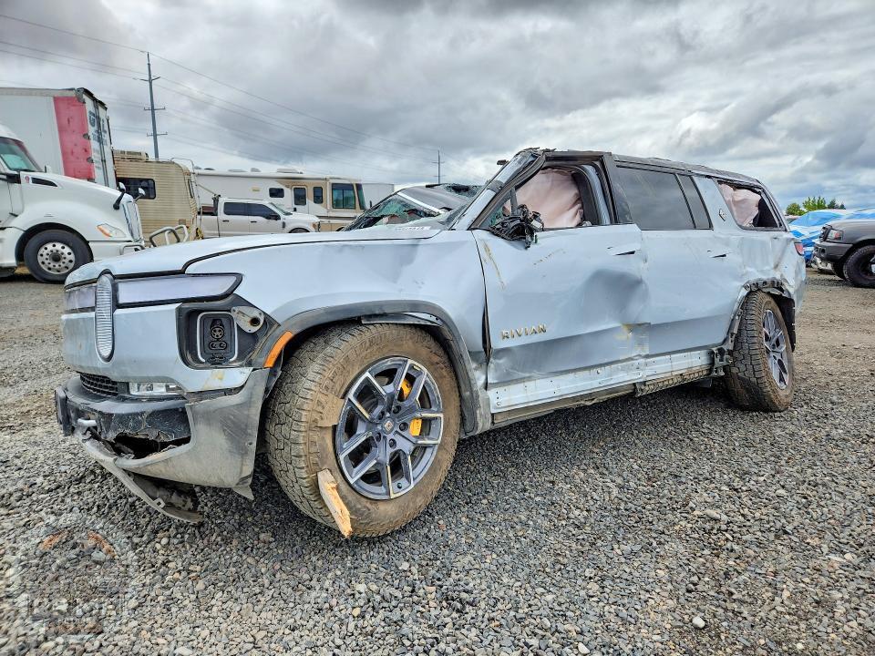 2023 RIVIAN R1S