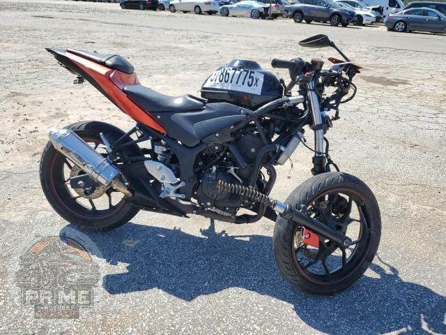 2016 YAMAHA YZFR3