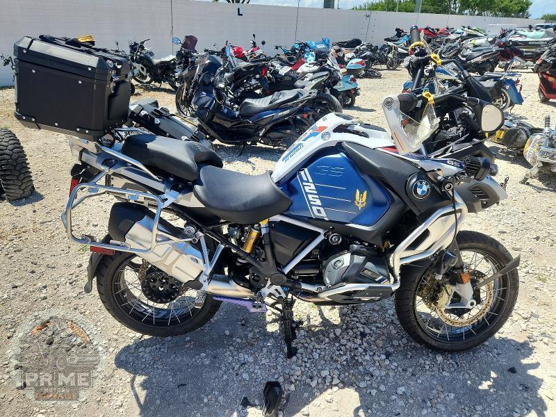 2023 BMW R
