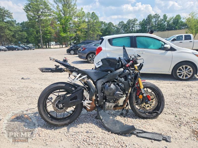 2017 HONDA CBR600